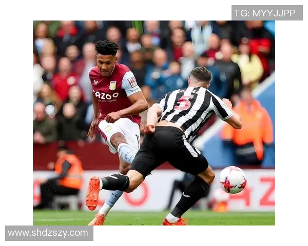 西甲赛场曼联大胜切尔西引发转会风波全场沸腾瞬间回顾